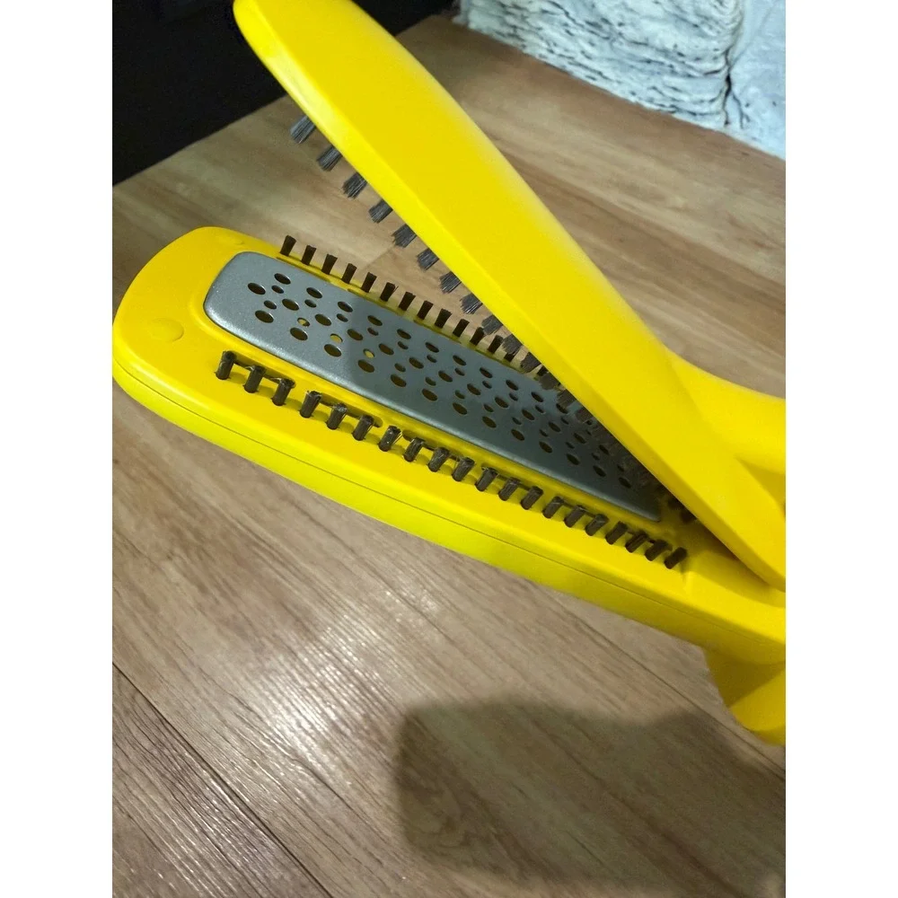 Drybar brush crush